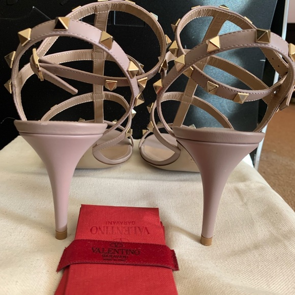 Valentino Garavani Rockstud Sandals - Picture 7 of 13